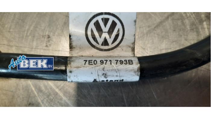 Kabel (diversen) van een Volkswagen Multivan T5 (7E/7HC/7HF/7HM)  2014