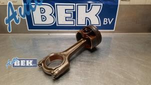 Gebruikte Zuiger BMW 3 serie (F30) 320i 2.0 16V Prijs € 120,00 Margeregeling aangeboden door Auto Bek