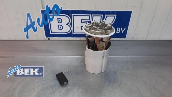 Gebruikte Tank element Pomp Renault Scénic III (JZ) 1.5 dCi 110 Prijs € 50,00 Margeregeling aangeboden door Auto Bek