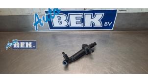 Gebruikte Koppeling Hulp Cilinder Volkswagen Up! (121) 1.0 12V 75 Prijs op aanvraag aangeboden door Auto Bek