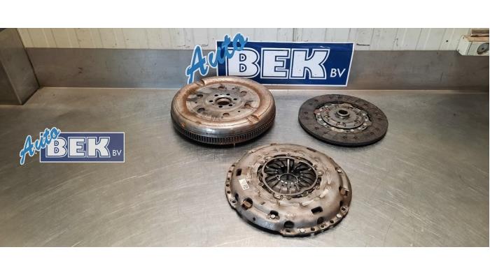 Gebruikte Dubbele massa vliegwiel Volkswagen Tiguan (AD1) 2.0 TDI 16V BlueMotion Technology SCR Prijs € 149,95 Margeregeling aangeboden door Auto Bek