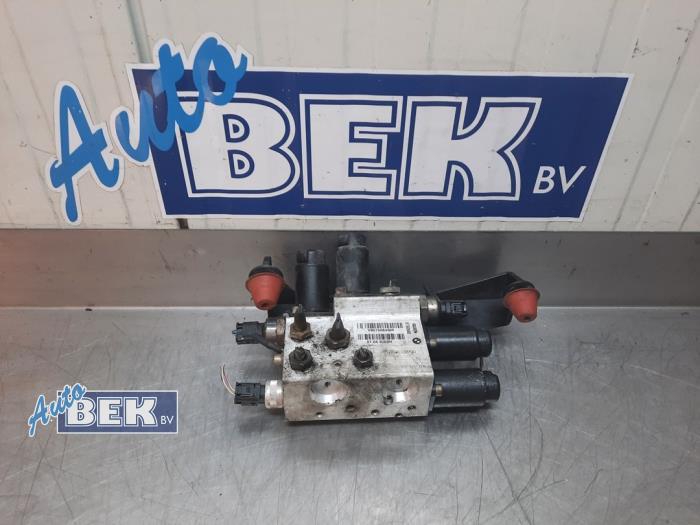 Gebruikte Pompvering (Hydr.) BMW 6 serie (E64) 645 Ci 4.4 V8 32V Prijs € 440,00 Margeregeling aangeboden door Auto Bek