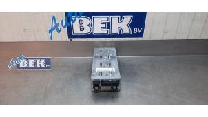 Gebruikte Radio versterker BMW 6 serie (E64) 645 Ci 4.4 V8 32V Prijs € 300,00 Margeregeling aangeboden door Auto Bek