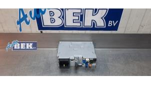 Gebruikte Radio module Opel Vivaro 2.0 CDTI 122 Prijs € 296,45 Inclusief btw aangeboden door Auto Bek