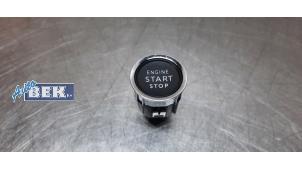 Gebruikte Start/Stop schakelaar Opel Vivaro 2.0 CDTI 122 Prijs € 15,00 Margeregeling aangeboden door Auto Bek