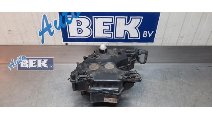 Gebruikte Additatief tank Opel Vivaro 2.0 CDTI 122 Prijs € 275,00 Margeregeling aangeboden door Auto Bek