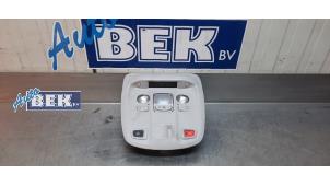 Gebruikte Binnenverlichting voor Opel Vivaro 2.0 CDTI 122 Prijs € 59,95 Margeregeling aangeboden door Auto Bek