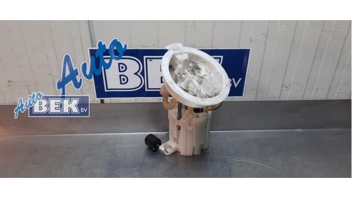 Gebruikte Tank element Pomp BMW 3 serie (F30) 320d 2.0 16V Prijs € 35,00 Margeregeling aangeboden door Auto Bek