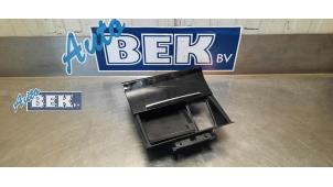 Gebruikte Opbergvak Skoda Superb Combi (3V5) 2.0 TSI 16V 4x4 Prijs € 28,00 Margeregeling aangeboden door Auto Bek
