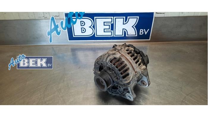 Gebruikte Alternator Ford Mondeo II 2.0i 16V E2/96 EEC Prijs € 30,00 Margeregeling aangeboden door Auto Bek