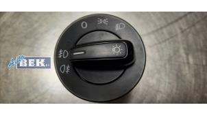 Gebruikte Licht Schakelaar Volkswagen Up! (121) 1.0 12V 60 Prijs € 14,00 Margeregeling aangeboden door Auto Bek