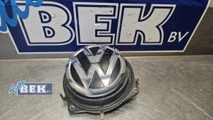 Gebruikte Handgreep Kofferdeksel Volkswagen Golf VII (AUA) 1.6 TDI BMT 16V Prijs € 40,00 Margeregeling aangeboden door Auto Bek