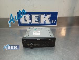Gebruikte Radio CD Speler Opel Movano 2.3 CDTi 16V FWD Prijs € 149,99 Margeregeling aangeboden door Auto Bek