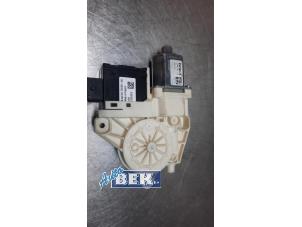 Gebruikte Motor electrisch raam Jeep Renegade (BU) 1.3 T 16V 4x4 Prijs € 49,99 Margeregeling aangeboden door Auto Bek