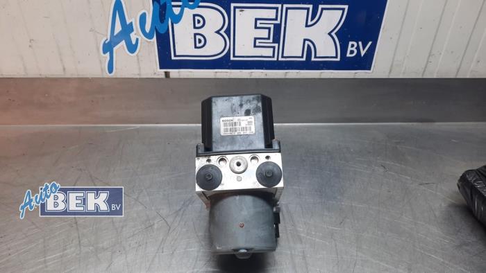 Gebruikte ABS Pomp Landrover Range Rover III (LM) 4.4 V8 32V Prijs € 300,00 Margeregeling aangeboden door Auto Bek