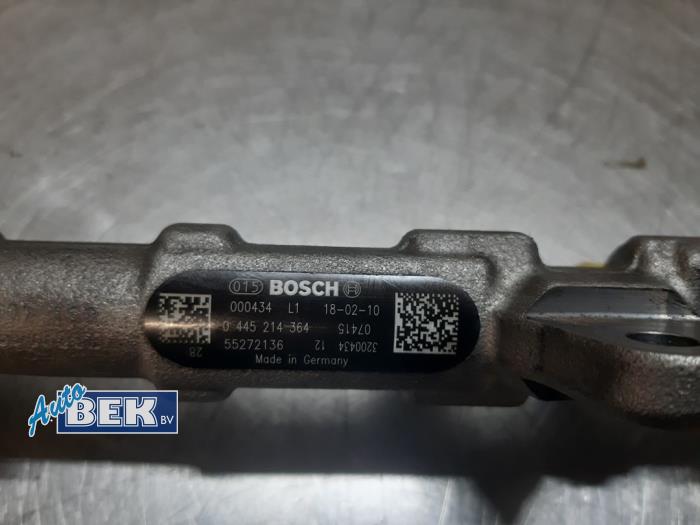 Injector brug van een Fiat Doblo Cargo (263) 1.3 D Multijet 2018