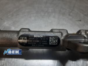 Injector brug van een Fiat Doblo Cargo (263) 1.3 D Multijet 2018