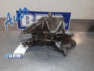 Gebruikte Dynamosteun boven Fiat Doblo Cargo (263) 1.3 D Multijet Prijs op aanvraag aangeboden door Auto Bek