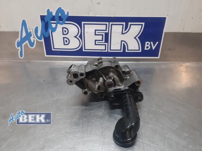 Gebruikte Oliepomp Opel Vivaro 2.0 CDTI 122 Prijs € 150,00 Margeregeling aangeboden door Auto Bek