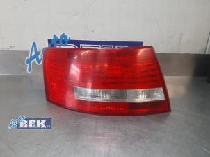 Gebruikte Achterlicht links Audi A6 Avant (C5) 2.4 V6 30V Prijs € 59,99 Margeregeling aangeboden door Auto Bek