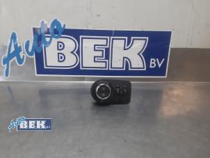 Gebruikte Licht Schakelaar Opel Zafira Tourer (P12) 1.6 CDTI 16V ecoFLEX 136 Prijs € 20,00 Margeregeling aangeboden door Auto Bek