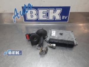 Gebruikte Kontaktslot + computer Dacia Sandero II 0.9 TCE 12V Prijs € 80,00 Margeregeling aangeboden door Auto Bek