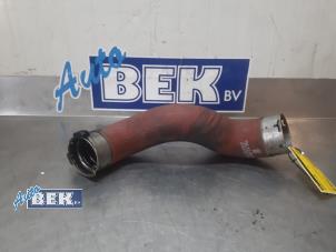 Gebruikte Intercooler Slang Mercedes E Estate (S212) E-220 CDI 16V BlueEfficiency Prijs € 35,00 Margeregeling aangeboden door Auto Bek