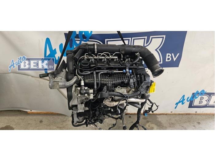 Motor van een Volvo V40 (MV) 2.0 D4 16V 2014