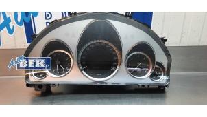 Gebruikte Instrumentenpaneel Mercedes E (W212) E-220 CDI 16V BlueEfficiency,BlueTEC Prijs € 150,00 Margeregeling aangeboden door Auto Bek