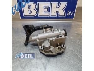 Oliepomp van een Volkswagen Golf VI (5K1) 2.0 GTI 16V 2009