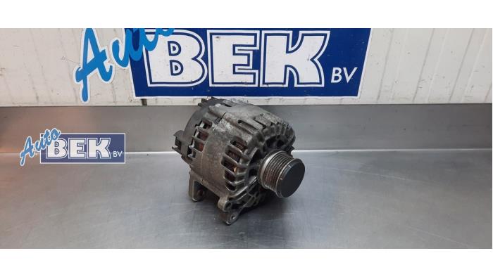 Gebruikte Dynamo Volkswagen Golf VI (5K1) 2.0 TDI 16V Prijs € 60,00 Margeregeling aangeboden door Auto Bek
