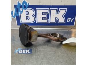 Gebruikte Zuiger BMW 6 serie (E64) 645 Ci 4.4 V8 32V Prijs op aanvraag aangeboden door Auto Bek