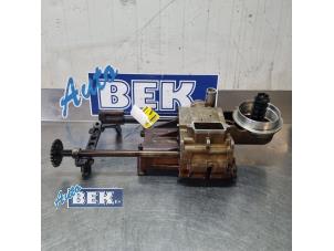 Gebruikte Oliepomp BMW 6 serie (E64) 645 Ci 4.4 V8 32V Prijs op aanvraag aangeboden door Auto Bek