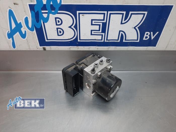 Gebruikte ABS Pomp Volvo V40 (MV) 1.5 T2 16V Geartronic Prijs € 175,00 Margeregeling aangeboden door Auto Bek