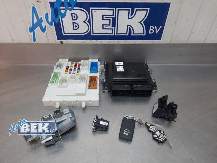 Gebruikte Kontaktslot + computer Volvo V40 (MV) 1.5 T2 16V Geartronic Prijs € 350,00 Margeregeling aangeboden door Auto Bek