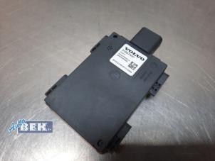 Gebruikte Radar sensor Volvo V40 (MV) 1.5 T2 16V Geartronic Prijs € 160,00 Margeregeling aangeboden door Auto Bek