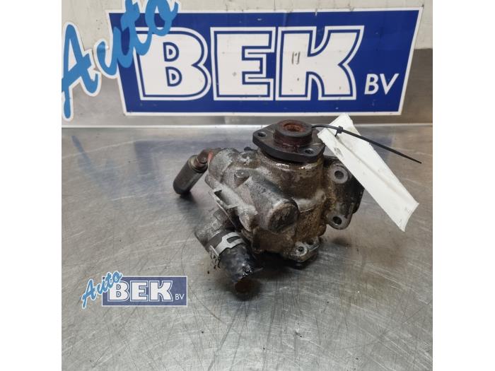 Gebruikte Servopomp Mercedes C (W203) 2.2 C-200 CDI 16V Prijs € 49,99 Margeregeling aangeboden door Auto Bek