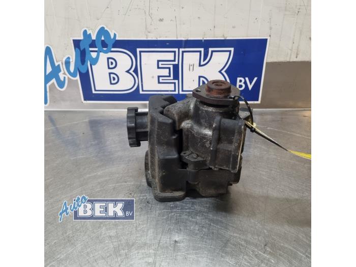 Gebruikte Servopomp Mercedes E (W211) 3.2 E-320 CDI 24V Prijs € 60,00 Margeregeling aangeboden door Auto Bek