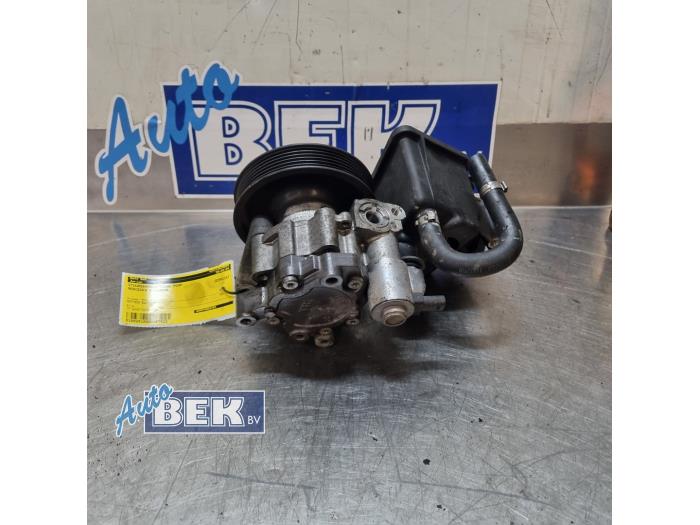 Gebruikte Servopomp Mercedes C (W204) 1.8 C-180 CGI 16V Prijs € 180,00 Margeregeling aangeboden door Auto Bek