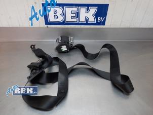 Gebruikte Veiligheidsgordel rechts-voor Mercedes Vito (447.6) 1.6 111 CDI 16V Prijs op aanvraag aangeboden door Auto Bek