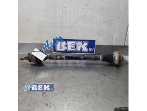 Gebruikte Aandrijfas rechts-voor Audi A1 Sportback (8XA/8XF) 1.6 TDI 16V Prijs € 45,00 Margeregeling aangeboden door Auto Bek