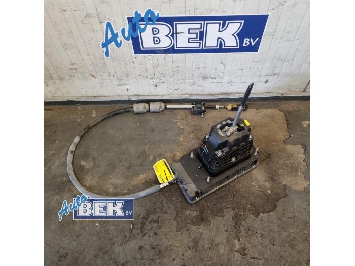 Gebruikte Versnellingspook Peugeot 308 (L3/L8/LB/LH/LP) 1.6 BlueHDi 120 Prijs op aanvraag aangeboden door Auto Bek