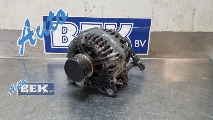 Gebruikte Dynamo Volkswagen Touran (1T1/T2) 2.0 TDI 16V 170 Prijs € 25,00 Margeregeling aangeboden door Auto Bek