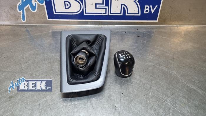 Gebruikte Versnellingspook Ford Focus 3 1.6 EcoBoost 16V Prijs € 35,00 Margeregeling aangeboden door Auto Bek