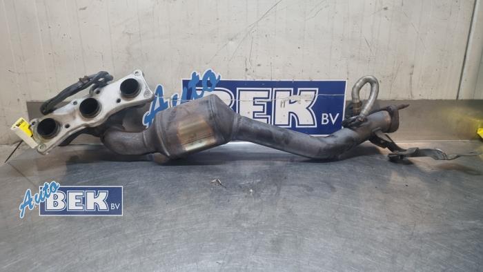 Katalysator van een BMW 5 serie (F10) 523i 24V 2010