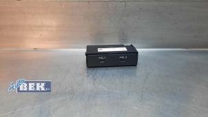 Gebruikte AUX/USB aansluiting Audi RS 3 Limousine (8YS) 2.5 TFSI 20V Quattro Prijs € 65,00 Margeregeling aangeboden door Auto Bek