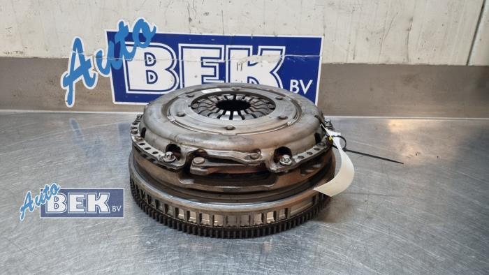 Gebruikte Vliegwiel dubbele massa Mercedes A (177.0) 1.3 A-200 Turbo 16V Prijs € 350,00 Margeregeling aangeboden door Auto Bek