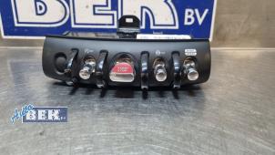 Gebruikte Start/Stop schakelaar Mini Countryman (F60) 1.5 12V Cooper Prijs op aanvraag aangeboden door Auto Bek