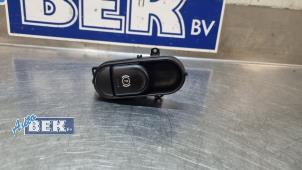 Gebruikte Schakelaar handrem Mini Countryman (F60) 1.5 12V Cooper Prijs € 25,00 Margeregeling aangeboden door Auto Bek