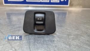 Gebruikte Schakelaar Mini Countryman (F60) 1.5 12V Cooper Prijs op aanvraag aangeboden door Auto Bek